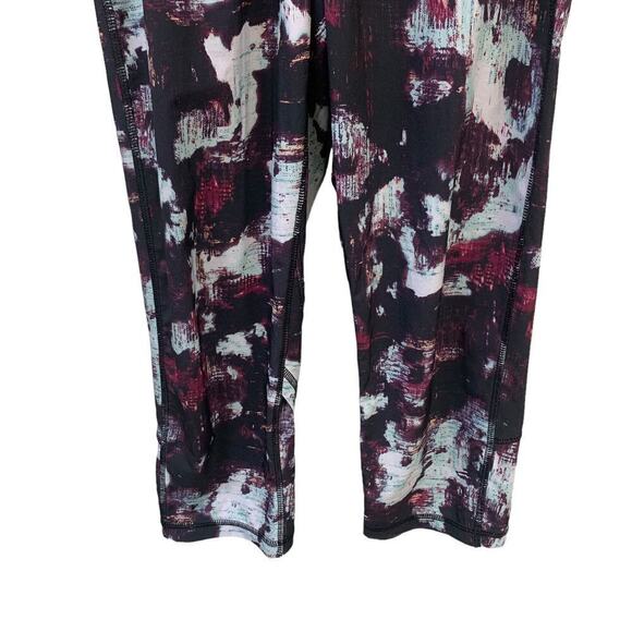 Lululemon Tranquil Crop Kara Blossom Multi / Black SZ 4 - Picture 8 of 9